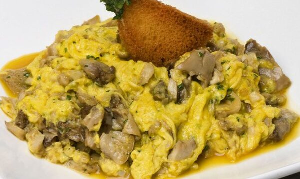 Receta de revuelto de setas de primavera